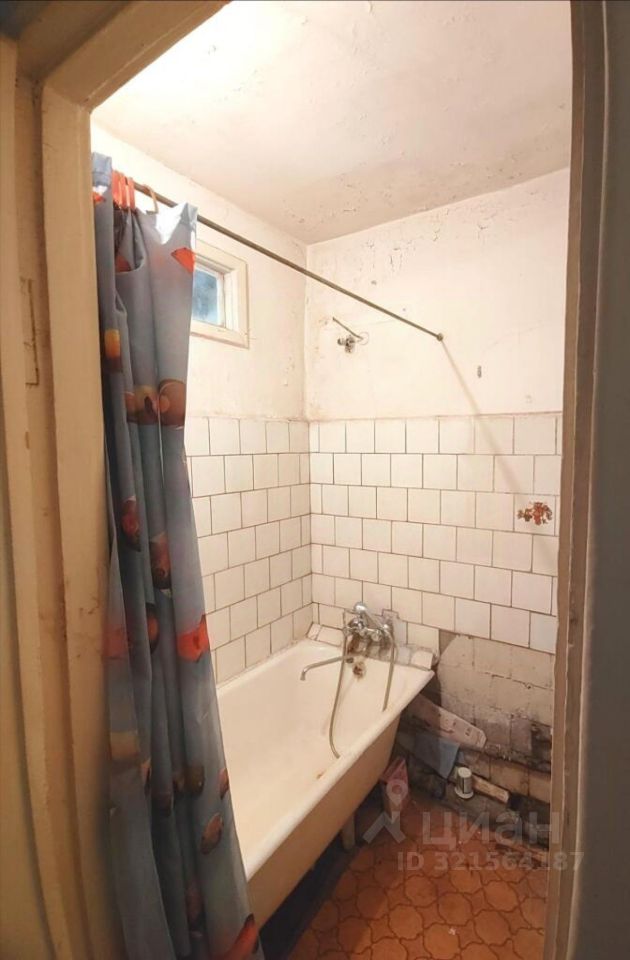 Продажа 2-комн квартиры на вторичном рынке улица Седова, 68