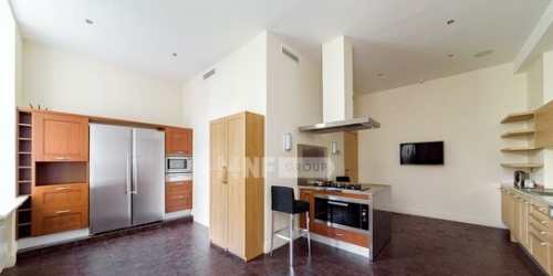 6-комн квартира Романов переулок,  д. 5