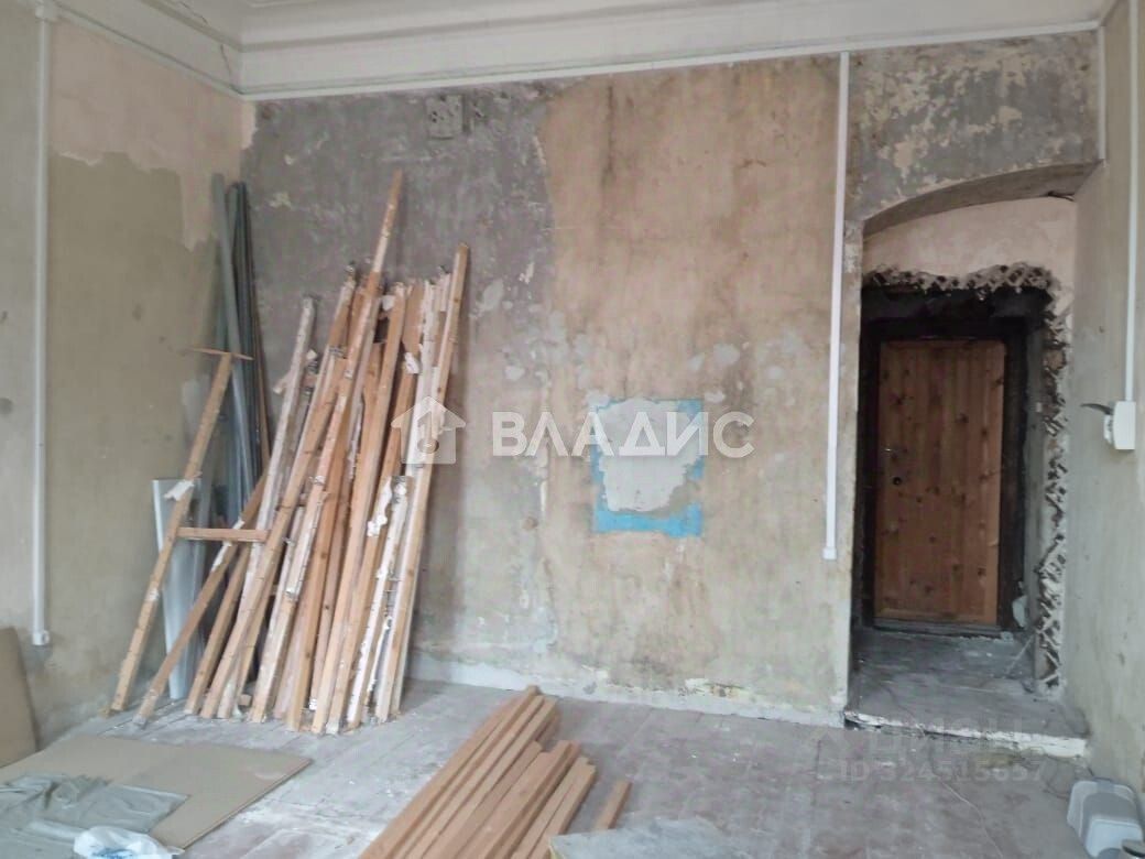 Продажа 4-комн квартиры на вторичном рынке проспект Обуховской обороны, 107