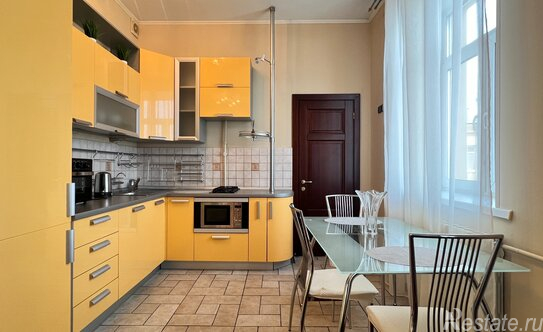 Продажа 3-комн квартиры на вторичном рынке Садовая-Черногрязская улица