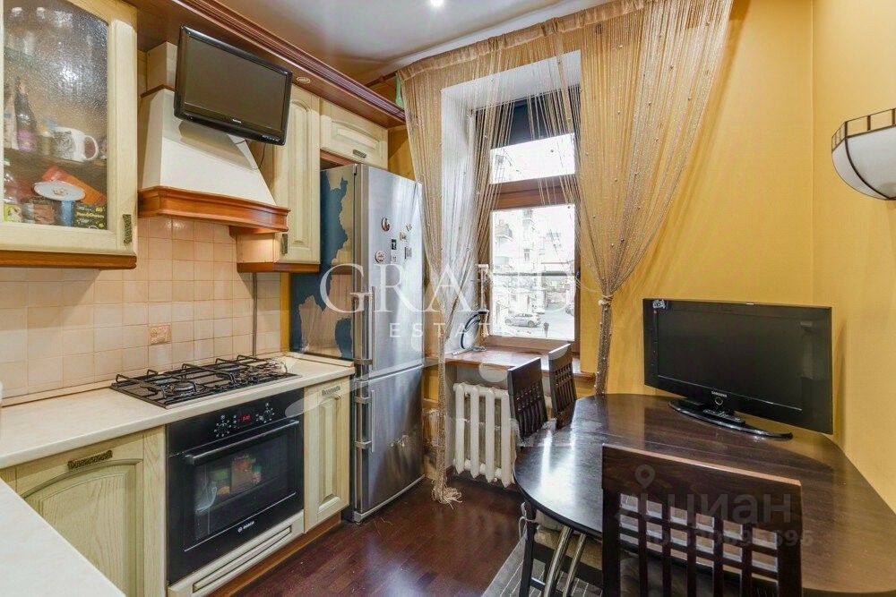 Продажа 2-комн квартиры на вторичном рынке улица Земляной Вал, 38-40/15С9