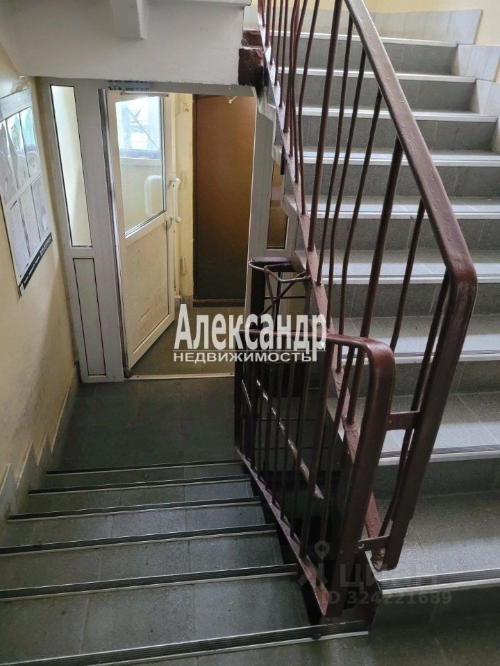 Продажа 3-комн квартиры на вторичном рынке Софийская улица, 48К1