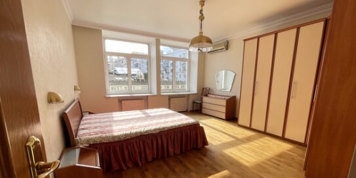 4-комн квартира Рочдельская улица,  д. 11/5