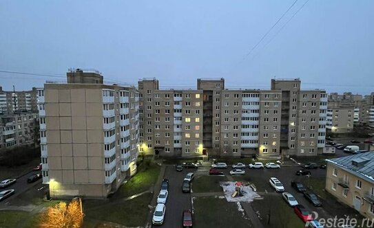 Продажа 1-комн квартиры на вторичном рынке Колпино г, Ленина пр-кт,  д. 8 к1