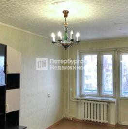 Продажа 2-комн квартиры на вторичном рынке улица Чекистов,  д. 38