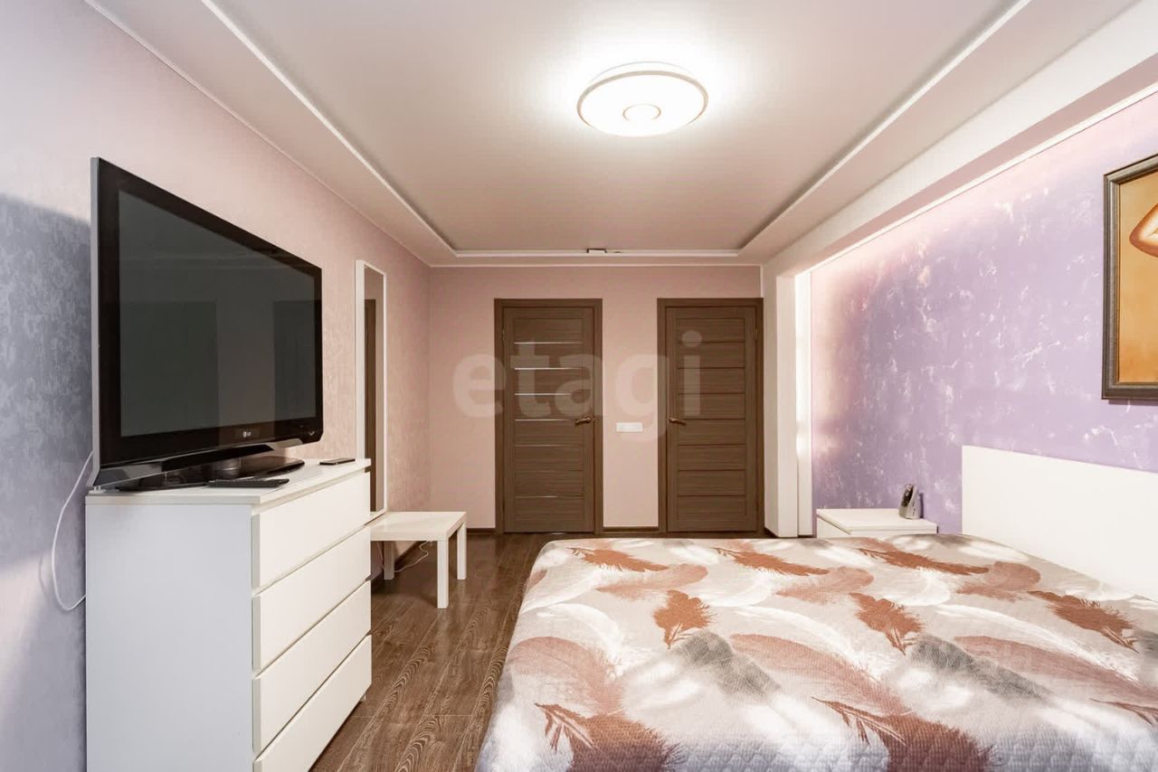 Продажа 2-комн квартиры на вторичном рынке Горелово тер., улица Коммунаров, 190