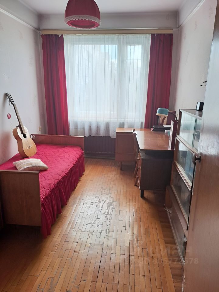 Продажа 3-комн квартиры на вторичном рынке улица Есенина, 36К1