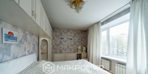 4-комн квартира Тореза пр-кт,  д. 9