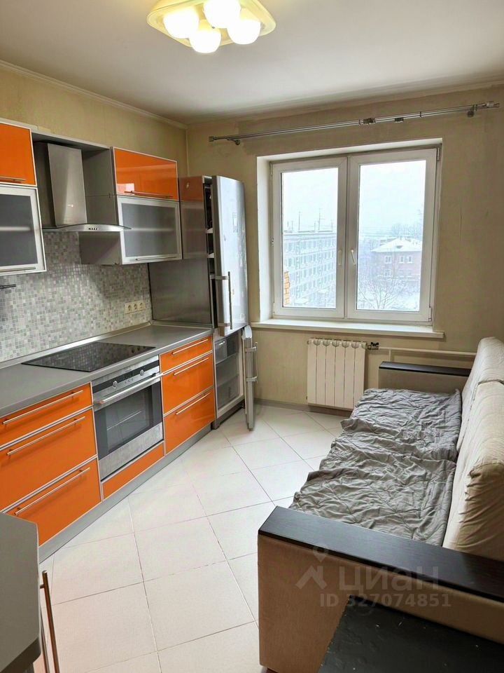 Продажа 2-комн квартиры на вторичном рынке Лобня, Спортивная улица,  д. 7к3