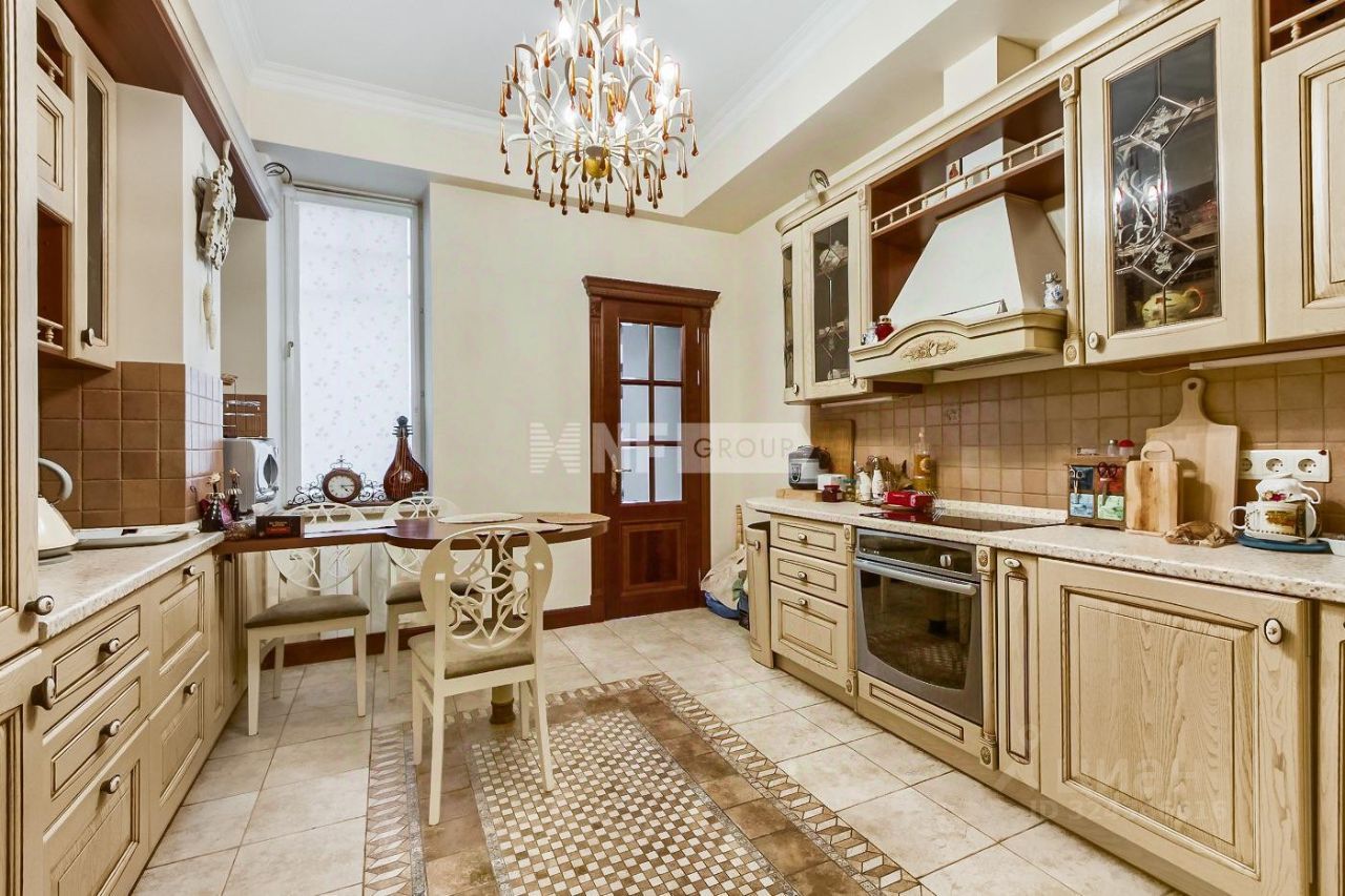 Продажа 4-комн квартиры на вторичном рынке 1-й Неопалимовский переулок, 8