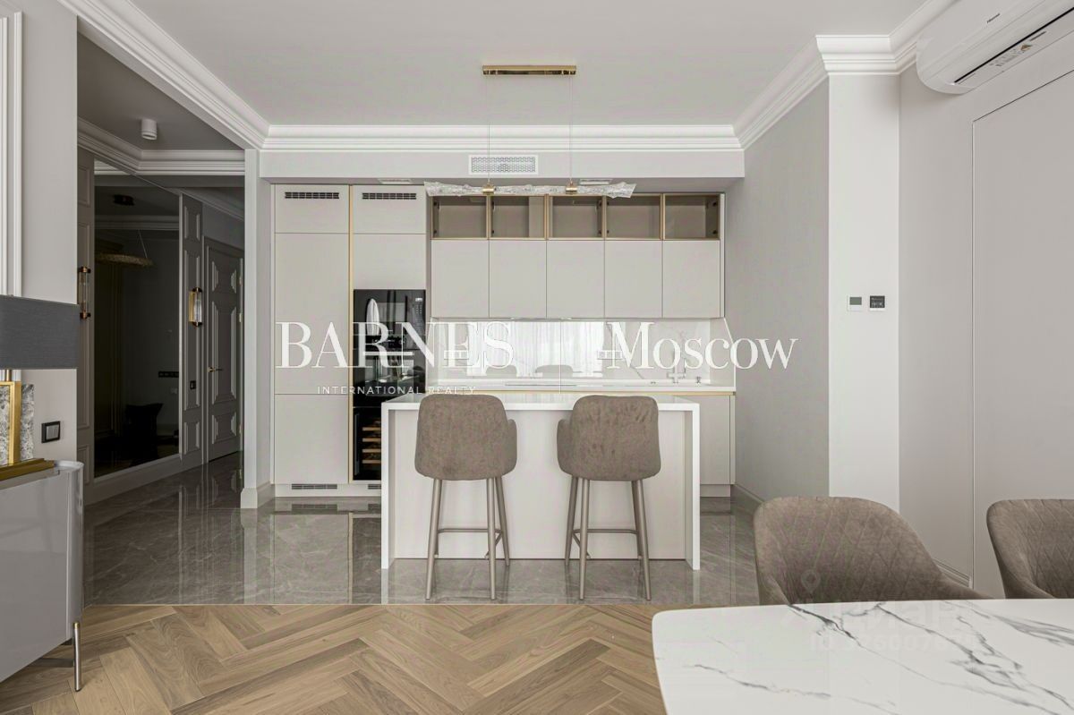 Продажа 3-комн квартиры на вторичном рынке Минская улица, 2