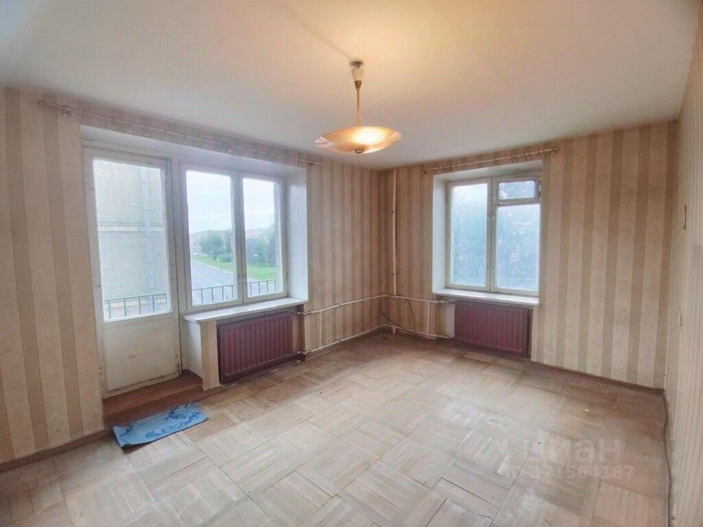 Продажа 2-комн квартиры на вторичном рынке улица Седова, 68