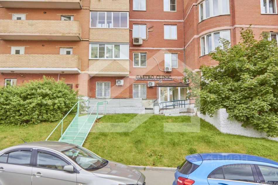 Аренда торгового помещения ул Новаторов,  д. 6