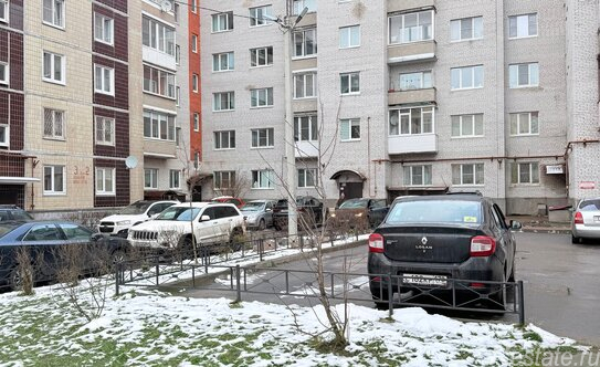 Продажа 2-комн квартиры на вторичном рынке Аэродром, бульвар Авиаторов,  д. 3 к1