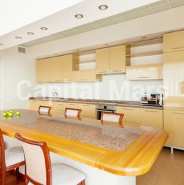 Аренда 4-комн квартиры на вторичном рынке Островной проезд,  д. 8