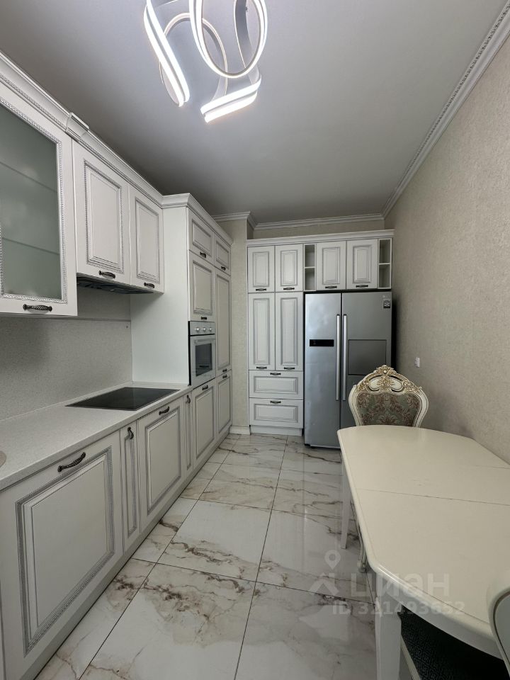 Продажа 3-комн квартиры на вторичном рынке Бухарестская улица, 110к1