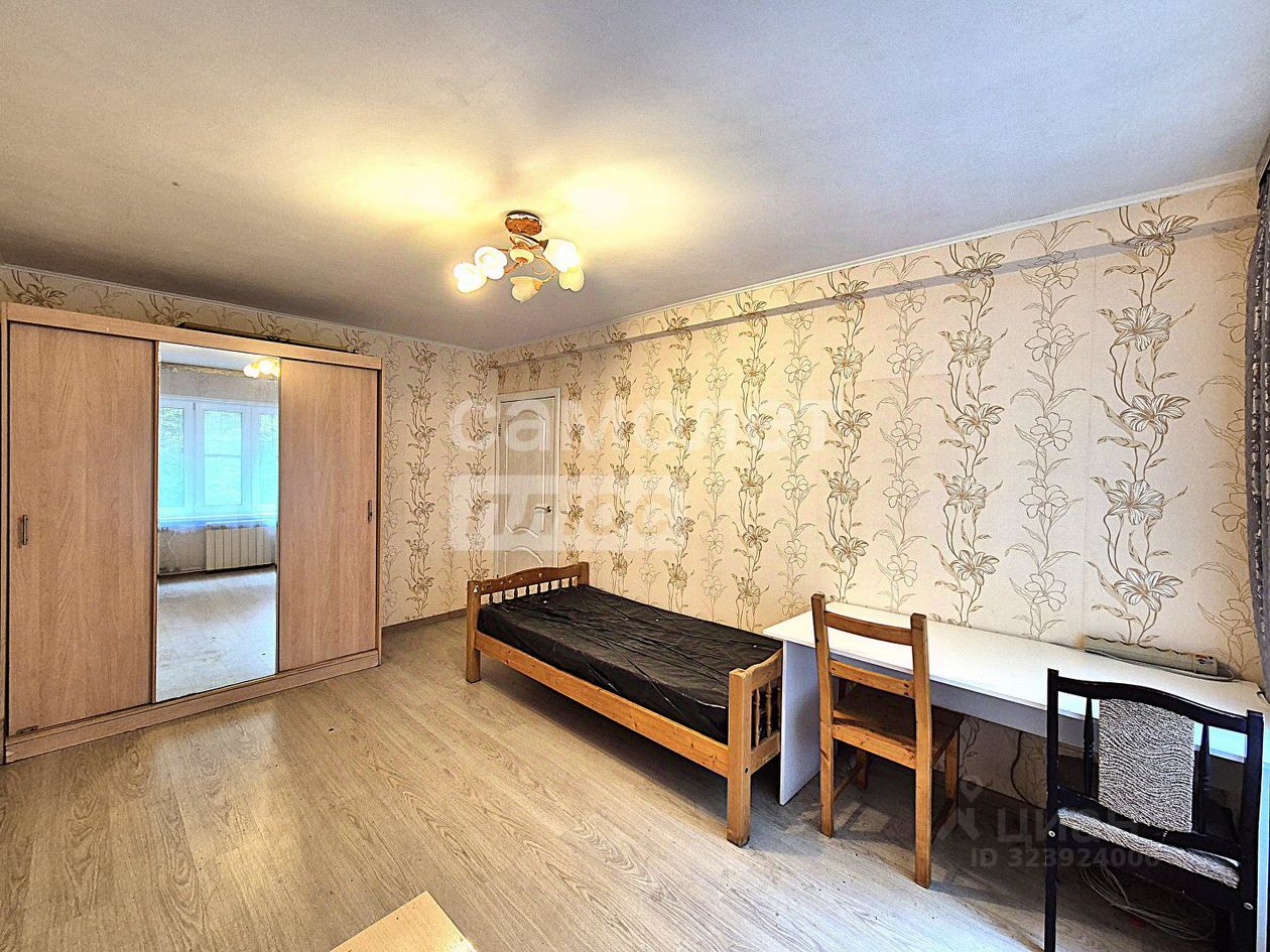 Продажа 2-комн квартиры на вторичном рынке Западный мкр, улица Рабочая, 45