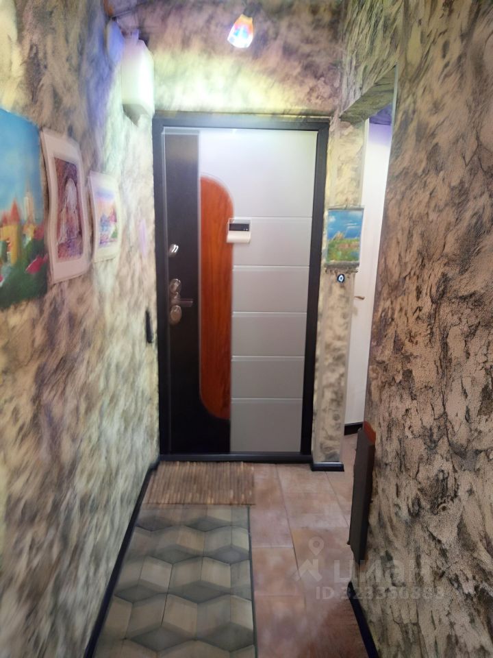 Продажа 3-комн квартиры на вторичном рынке улица Хошимина, 9к1