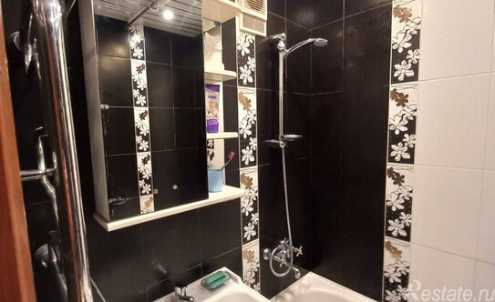 Продажа 3-комн квартиры на вторичном рынке Сосновый Бор г, Молодежная ул,  д. 30А