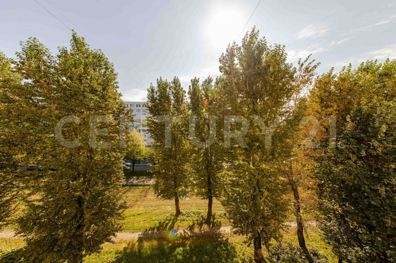 Продажа 3-комн квартиры на вторичном рынке улица Подвойского, 34к1