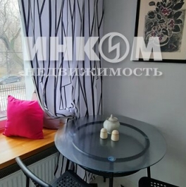 Продажа 1-комн квартиры на вторичном рынке улица Короленко,  д. 5А