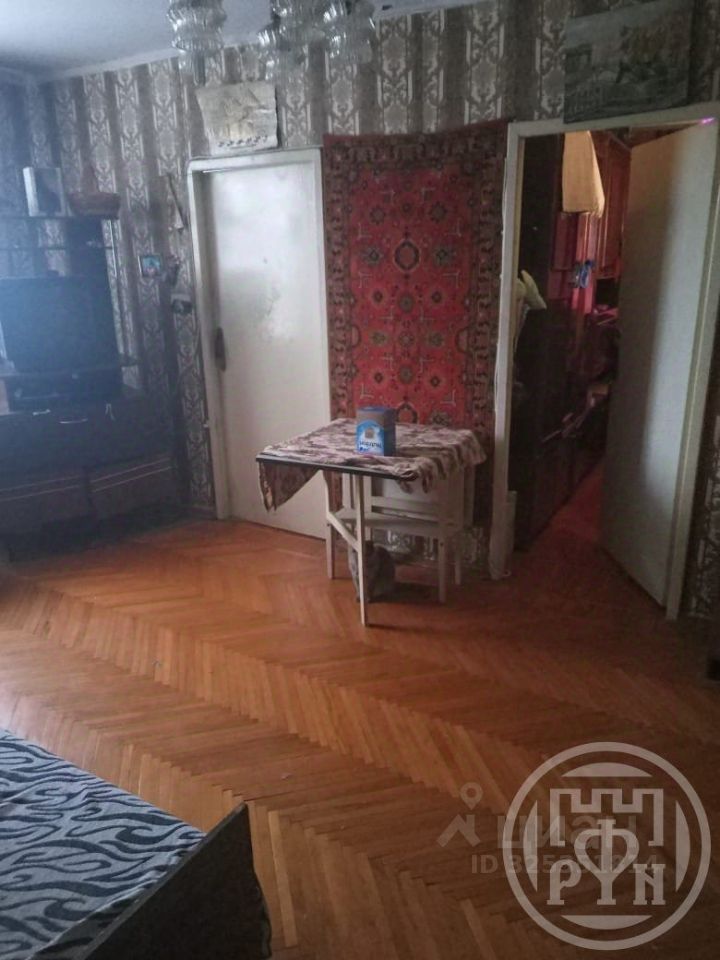 Продажа 4-комн квартиры на вторичном рынке Ломоносов, улица Победы, 19