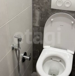 Продажа 2-комн квартиры на вторичном рынке улица Есенина,  д. 8 к1