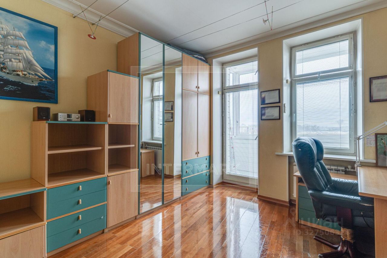 Продажа 4-комн квартиры на вторичном рынке Кутузовский проспект, 35К2