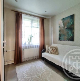 Продажа 2-комн квартиры на вторичном рынке Кировск г., Победы ул. ,  д. 3