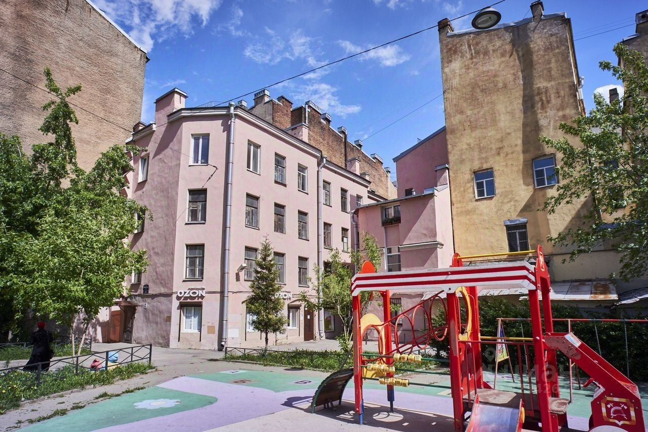 Продажа 4-комн квартиры на вторичном рынке Можайская улица, 34