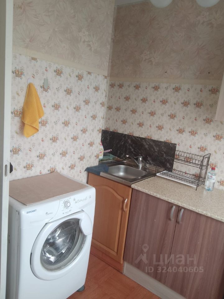 Продажа 2-комн квартиры на вторичном рынке Волосово, улица Красных Командиров, 18