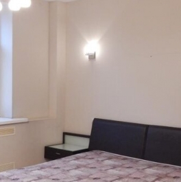 Аренда 2-комн квартиры на вторичном рынке Кисловский Ср. пер,  д. 7/10