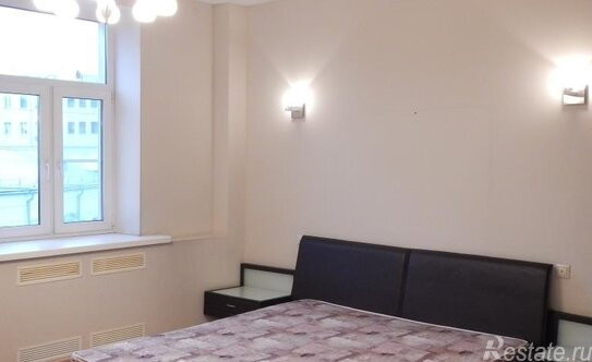 Аренда 2-комн квартиры на вторичном рынке Кисловский Ср. пер,  д. 7/10