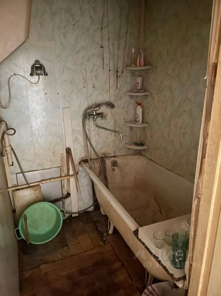 Продажа 2-комн квартиры на вторичном рынке пос. Любучаны, улица Спортивная, 1
