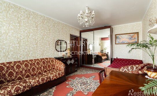 Продажа 1-комн квартиры на вторичном рынке Железнодорожный, улица Андрея Белого,  д. 6