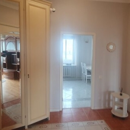 Аренда 3-комн квартиры на вторичном рынке ул Репищева,  д. 7