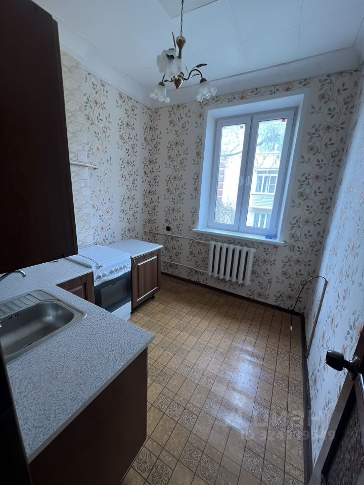 Продажа 3-комн квартиры на вторичном рынке пос. Молодежный, 12