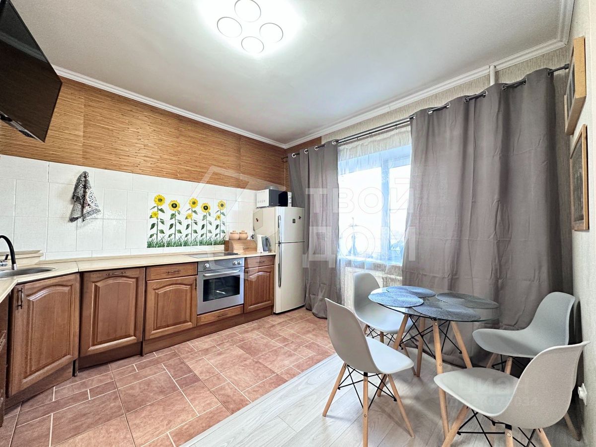 Продажа 3-комн квартиры на вторичном рынке улица Ткачей, 68к2