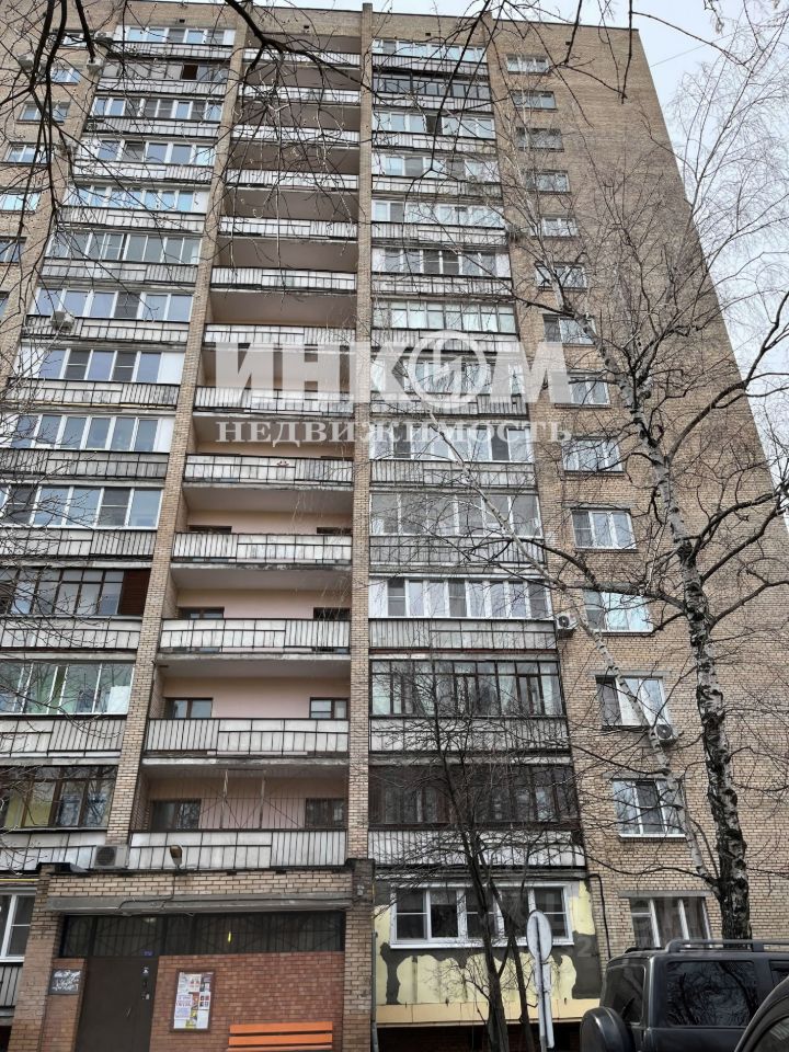 Продажа 2-комн квартиры на вторичном рынке улица Академика Комарова, 7