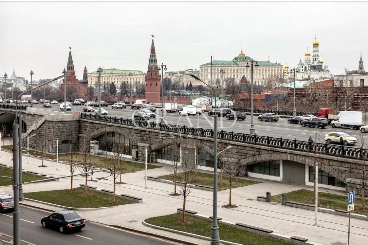 Продажа 3-комн квартиры на вторичном рынке улица Серафимовича, 2