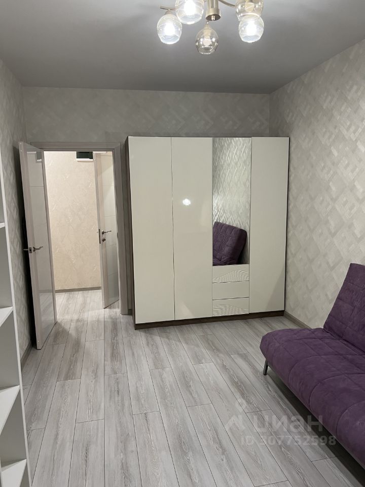 Аренда 2-комн квартиры на вторичном рынке Одинцово, улица Сколковская, 1Б