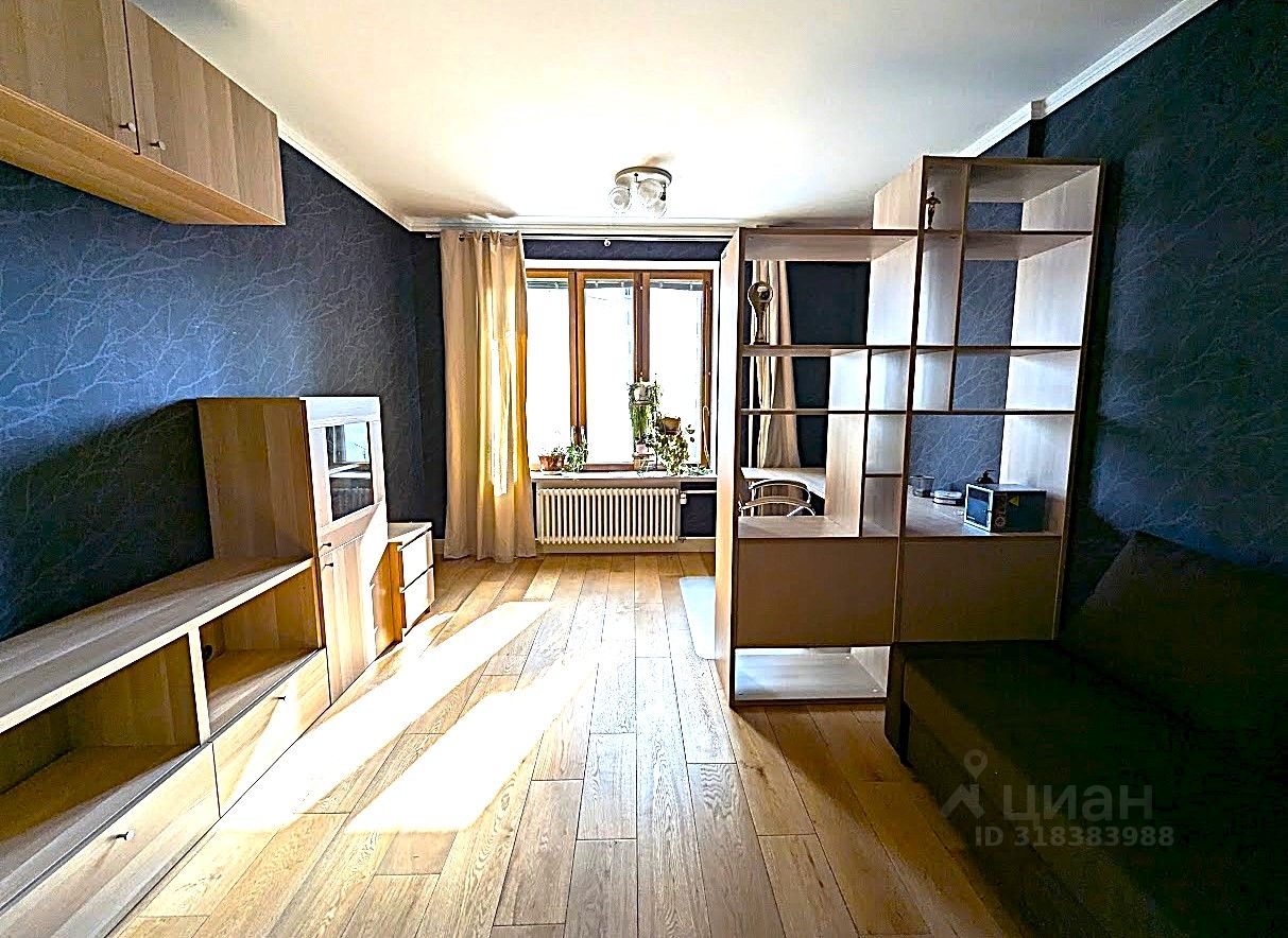 Продажа 4-комн квартиры на вторичном рынке проспект Луначарского, 13к1