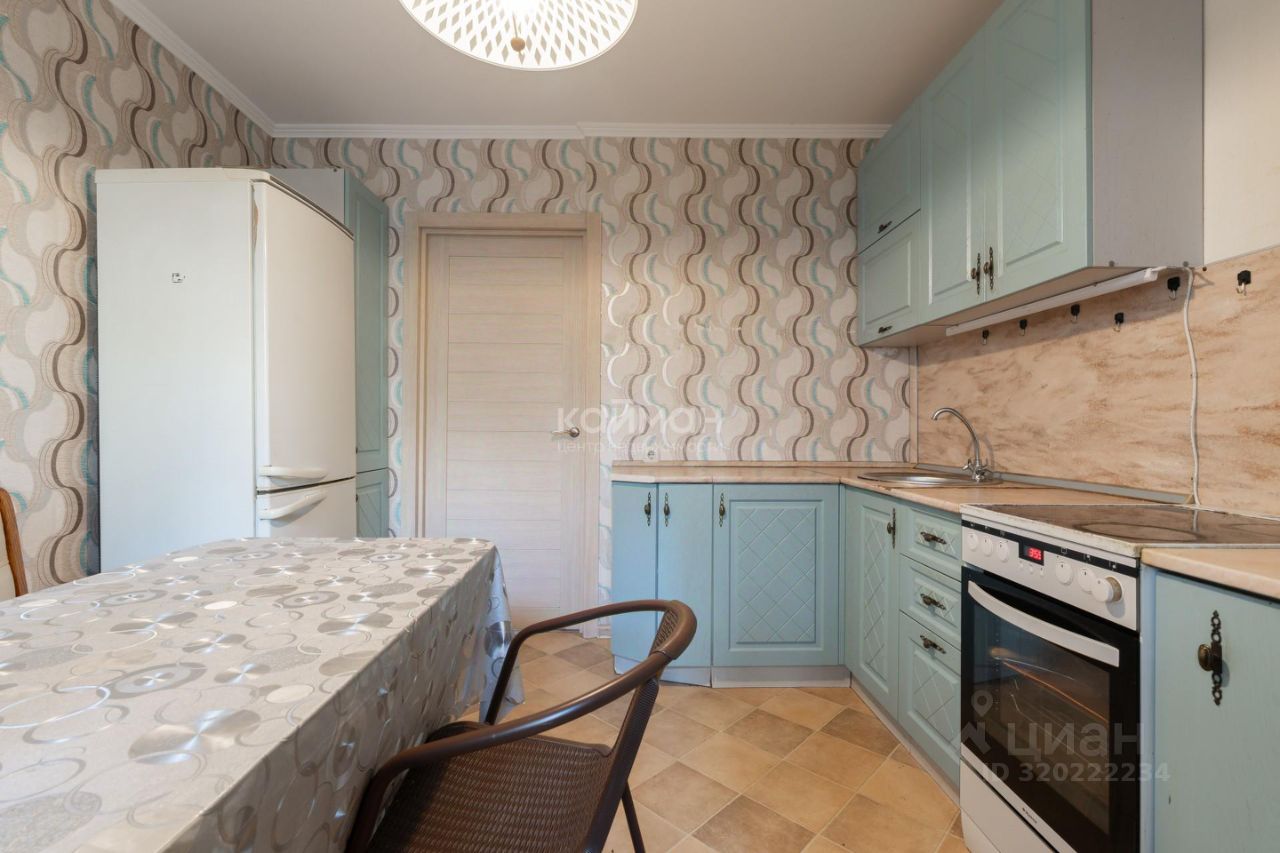 Продажа 3-комн квартиры на вторичном рынке улица Кораблестроителей, 12к2