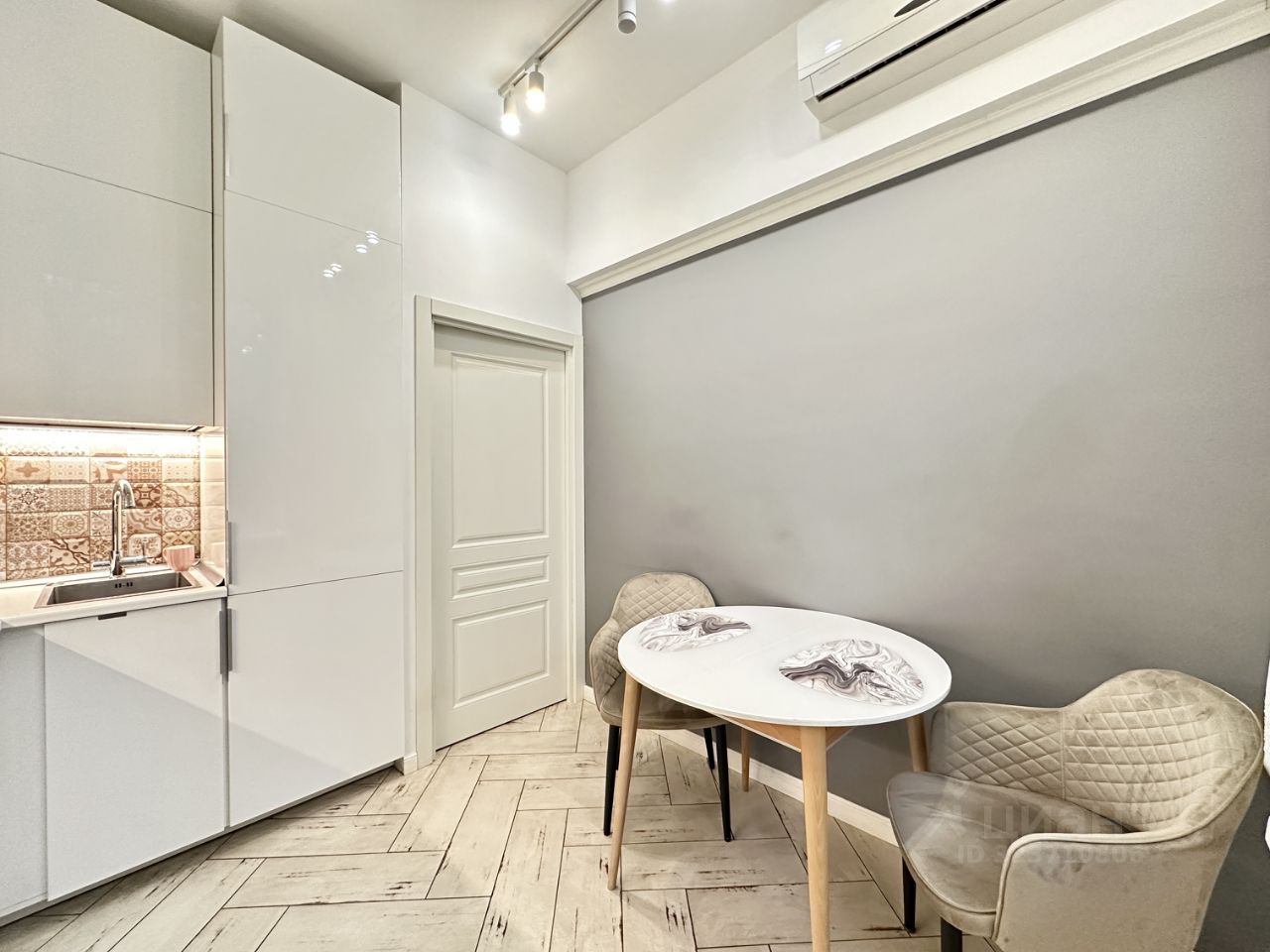 Продажа 3-комн квартиры на вторичном рынке 1-й Красногвардейский проезд, 6