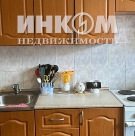 Продажа 4-комн квартиры на вторичном рынке Маршала Савицкого ул,  д. 4 к2