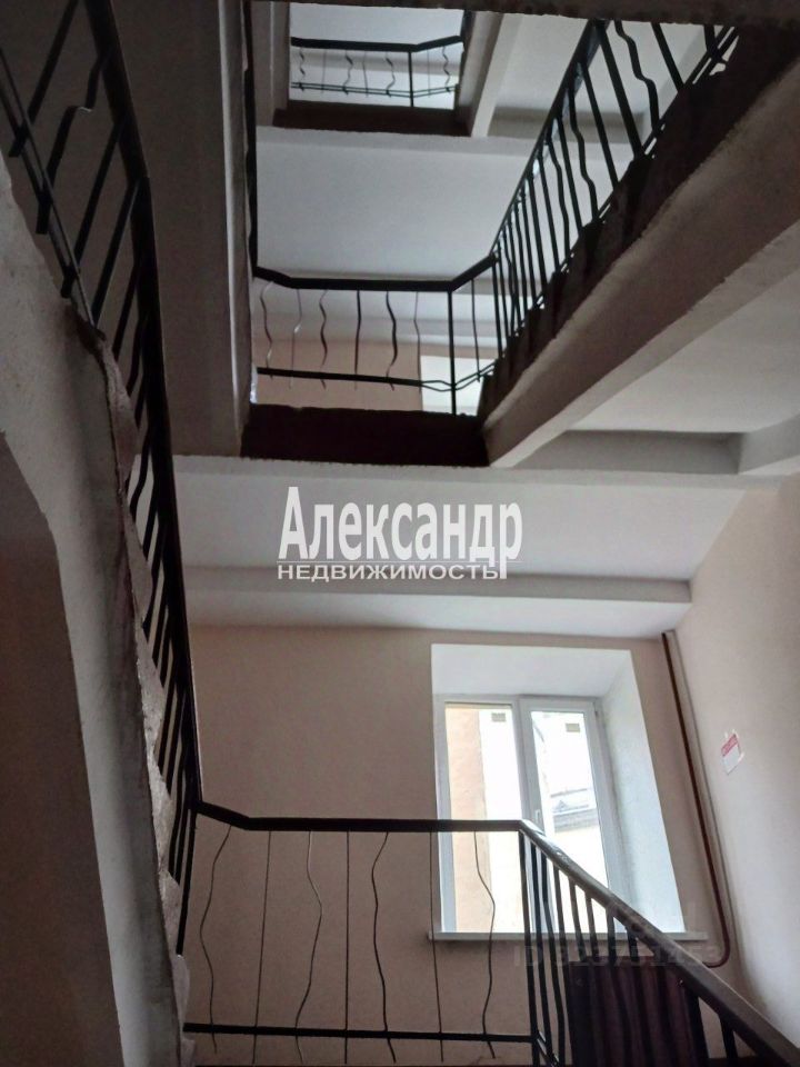 Продажа 3-комн квартиры на вторичном рынке переулок Бринько, 4