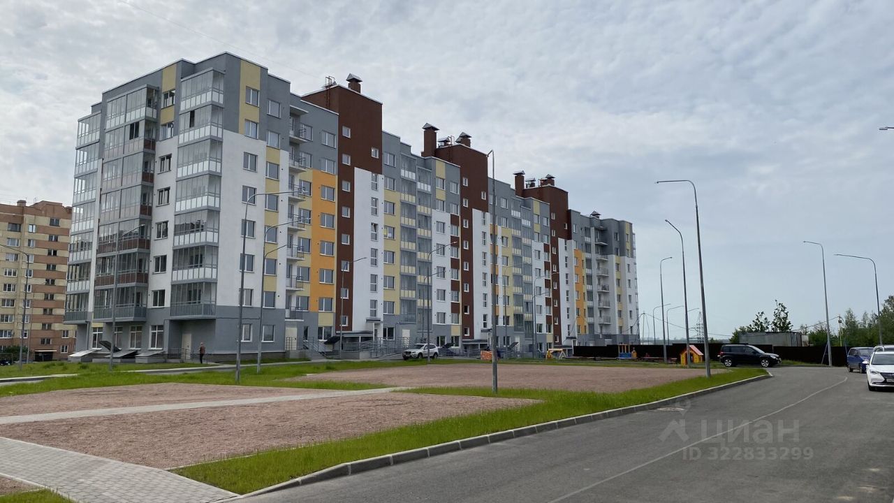 Продажа 2-комн квартиры на вторичном рынке д. Янино-2, улица Рябиновая, 8к1