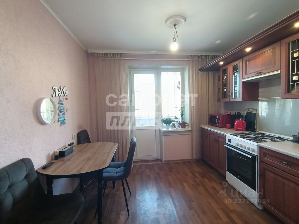 Продажа 2-комн квартиры на вторичном рынке Аничково пгт,  д. 14
