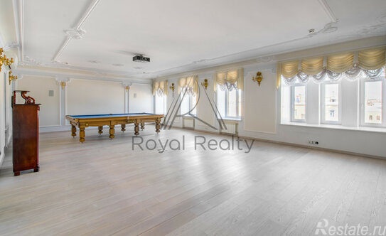 Продажа 5-комн квартиры на вторичном рынке 11-я линия,  д. 20