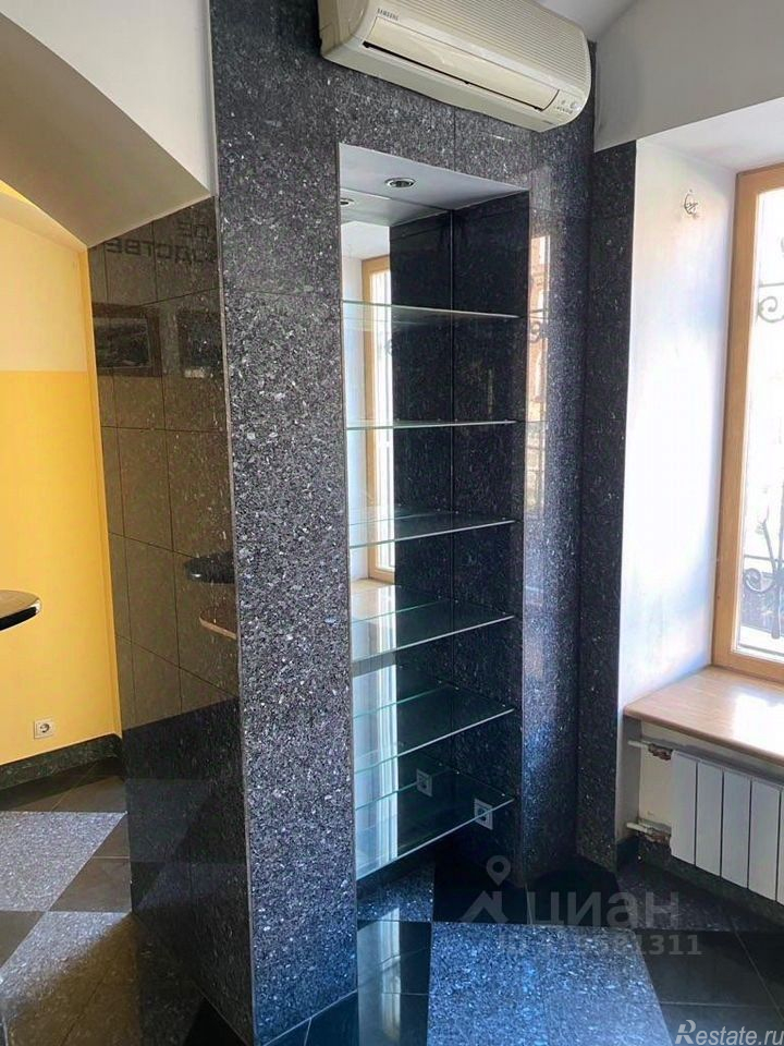 Аренда торгового помещения Грибоедова Канала наб,  д. 42